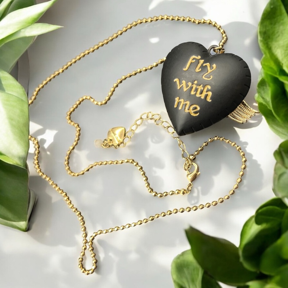 Betsey Johnson CLASSIC VINTAGE 
Leopard “Fly With Me” Lucite 3D Heart
Necklace